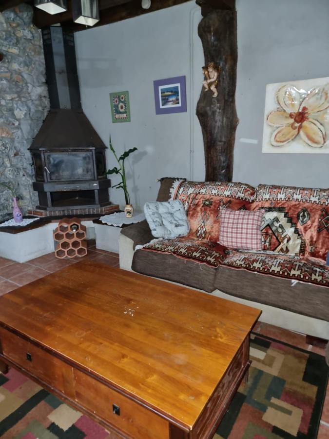 Corias Casona Junto Al Narcea Exterior foto